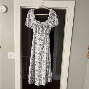 Floral Blue and White midi Dress